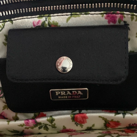 Prada Silk Black Medium Shoulder Bag With Logo Flower Lining Detachable Strap - Picture 9 of 16